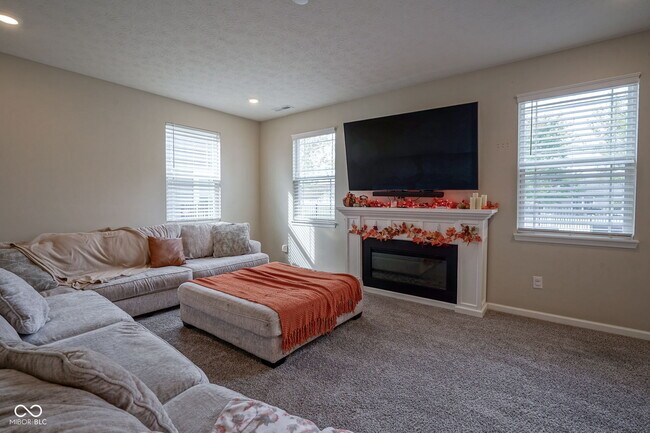 Building Photo - 6810 Birmingham Ave