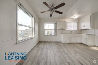Building Photo - 14753 Vanowen-4C