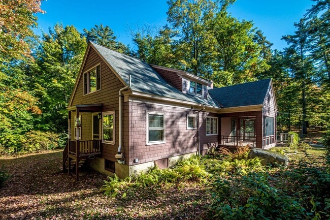 Building Photo - 44 Neighbors Row