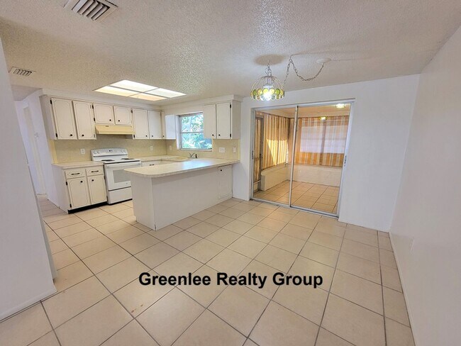 Building Photo - 2 Bedroom/2 Bath Home in Port Richey- Pet ...