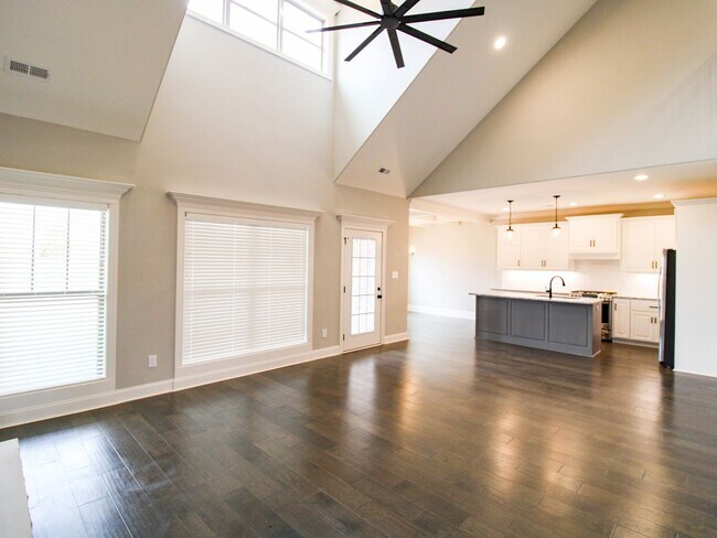 Building Photo - Beautiful two story home at Whispering Pines!