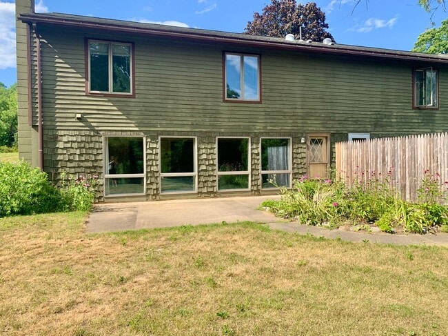 Building Photo - 119 Nottingham Dr