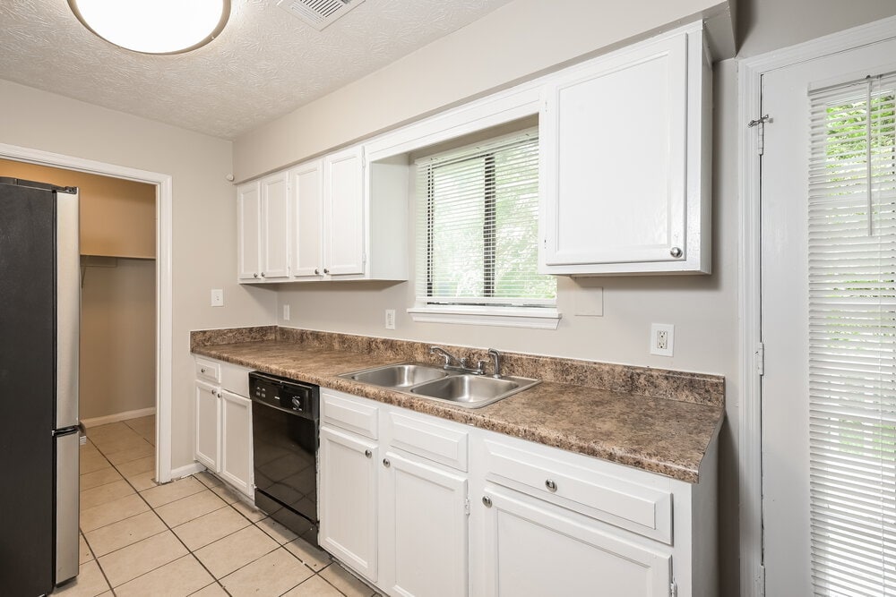 Building Photo - 488 Carillon Ln