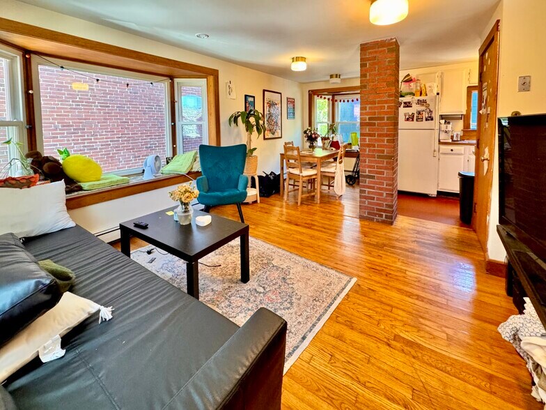 Building Photo - 2 Inman Pl