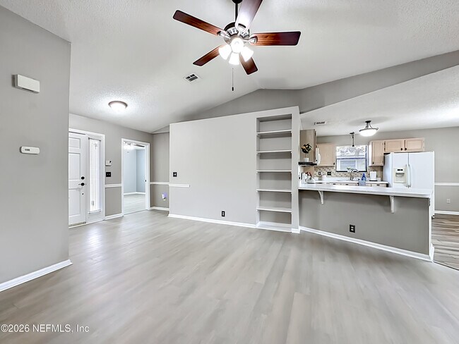 Building Photo - 341 Hickory Hollow Dr N