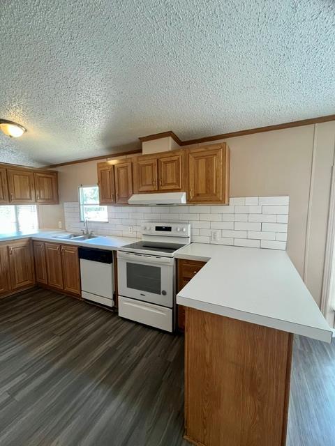 Building Photo - 150 Oak Forest Dr