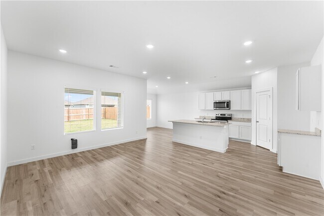 Building Photo - 106 NW Pinwheel St