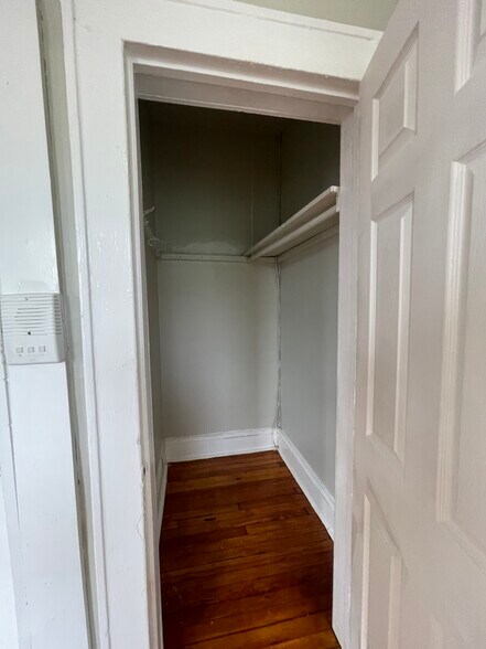 Unit 2R - 37 Hanford St