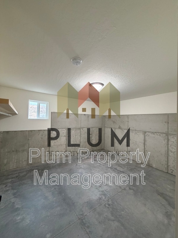 Building Photo - 5838 Upper Woodchuck