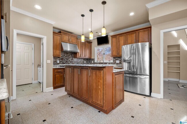 Building Photo - 4006 Vestview Dr