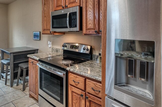 Building Photo - 210 Alyssa Dr