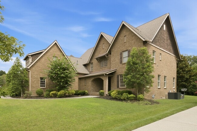 Building Photo - 3452 Stagecoach Dr