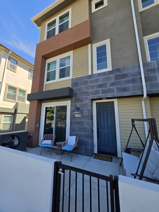 Building Photo - 27589 Sanctuary Ct