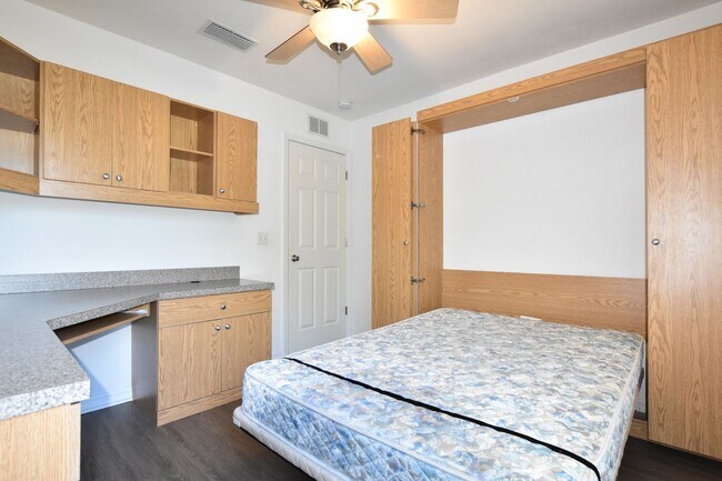 Building Photo - 9892 SW 95th Pl