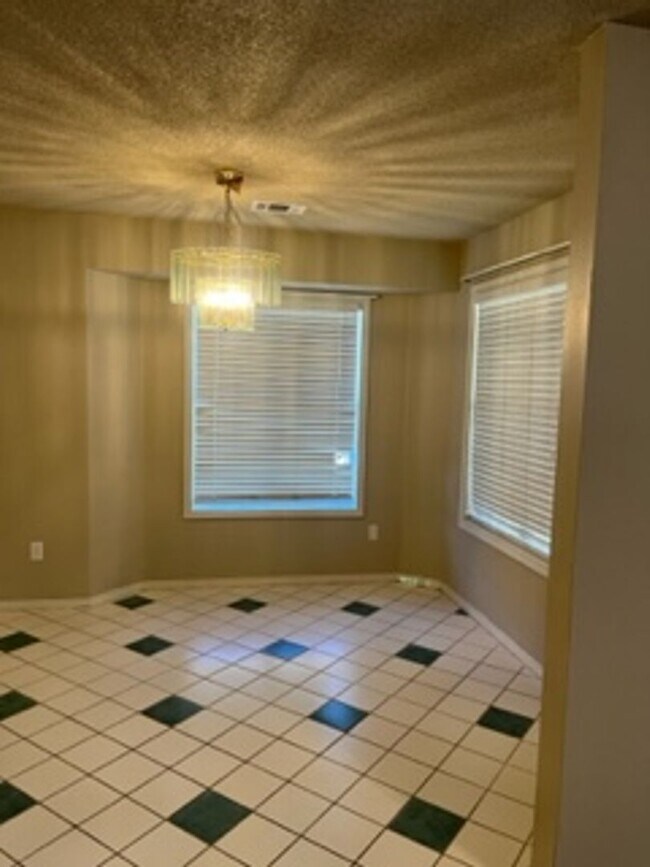 Building Photo - 5713 Remington Way