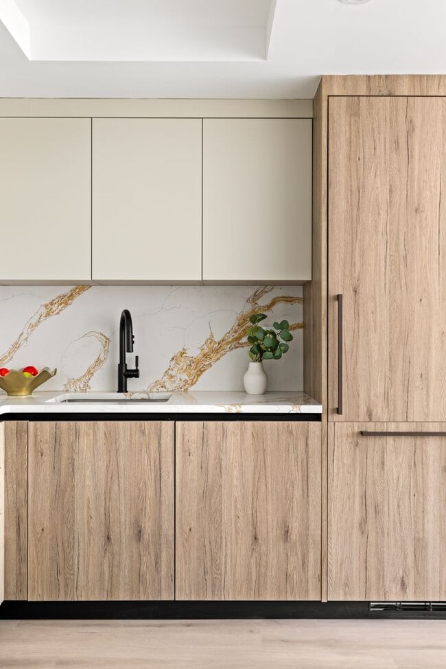 Building Photo - The Bay