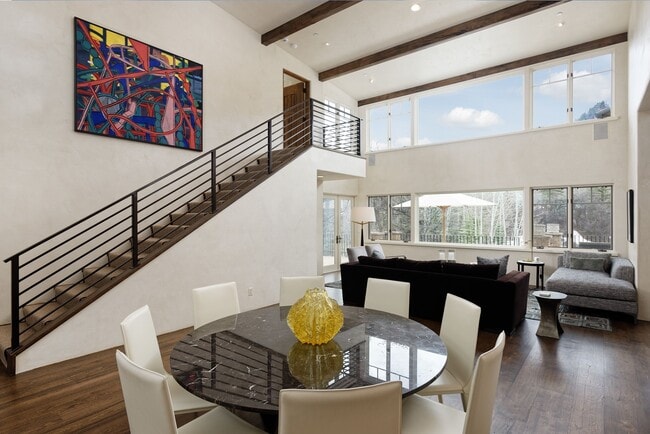 Building Photo - 75 Glen Eagle Dr