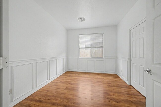 Building Photo - 15235 W Windward Ave