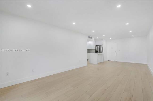 Building Photo - 4670 W 13th Ln