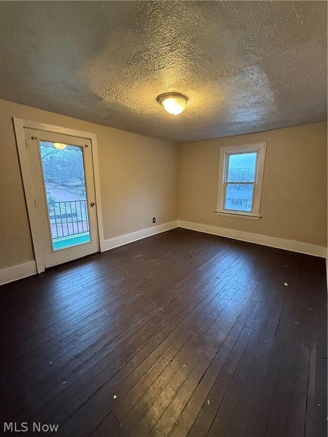 Building Photo - 805 Carpenter St