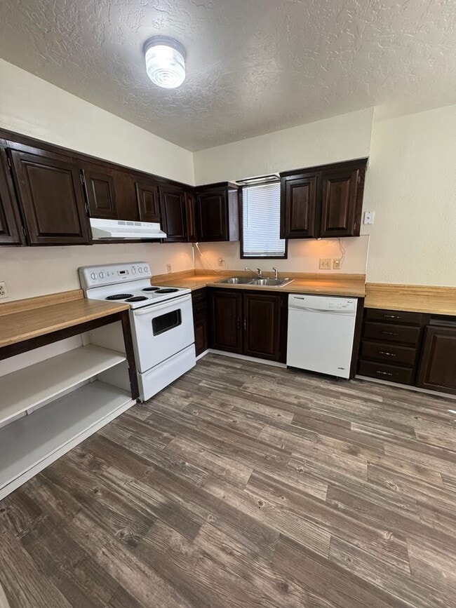 Building Photo - STATUS: PENDING APPLICATION-| R80E| $1495.00