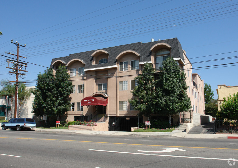 Primary Photo - Hatteras Apartments