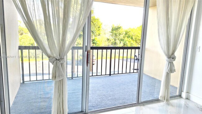 Building Photo - 10875 SW 112th Ave