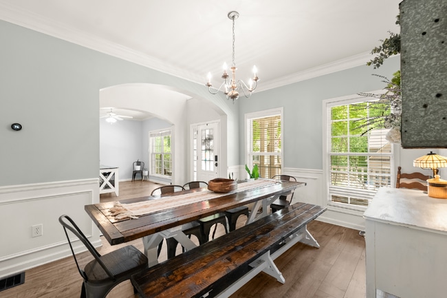 Building Photo - Spacious 5 Bedroom/3 Bath Home with Basement!