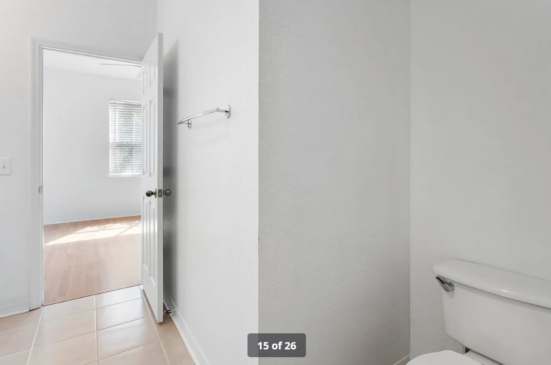 Building Photo - 18001 Richmond Pl Dr