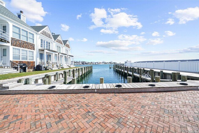 Building Photo - 40 Stirling Cove