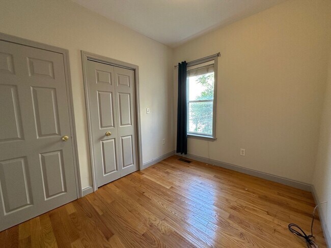 Building Photo - 127 Marcella St