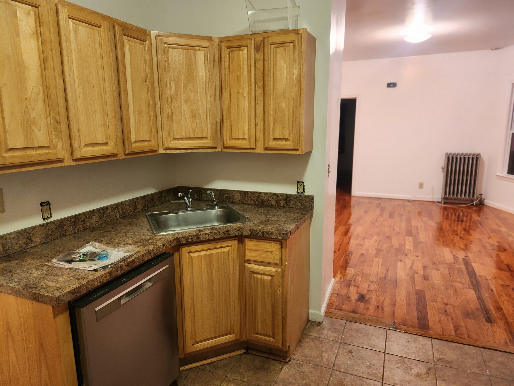 Building Photo - 68 Llewellyn Ave