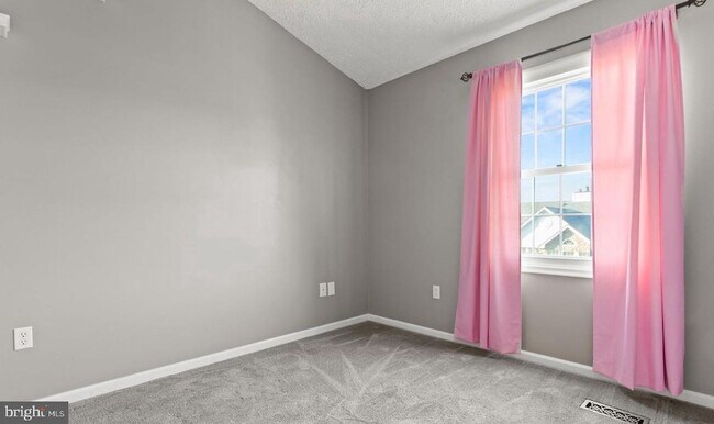 Building Photo - 6359 New Haven Ct