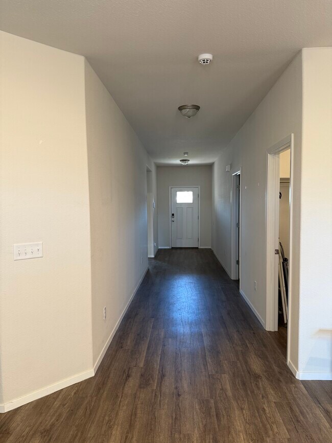 Building Photo - 532 Woodcreek Lp