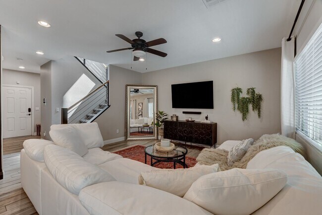 Building Photo - Providence Las Vegas 3 Bed and 3 Bath Home with Gated Community, Modern Upgrades & Resort-Style A...