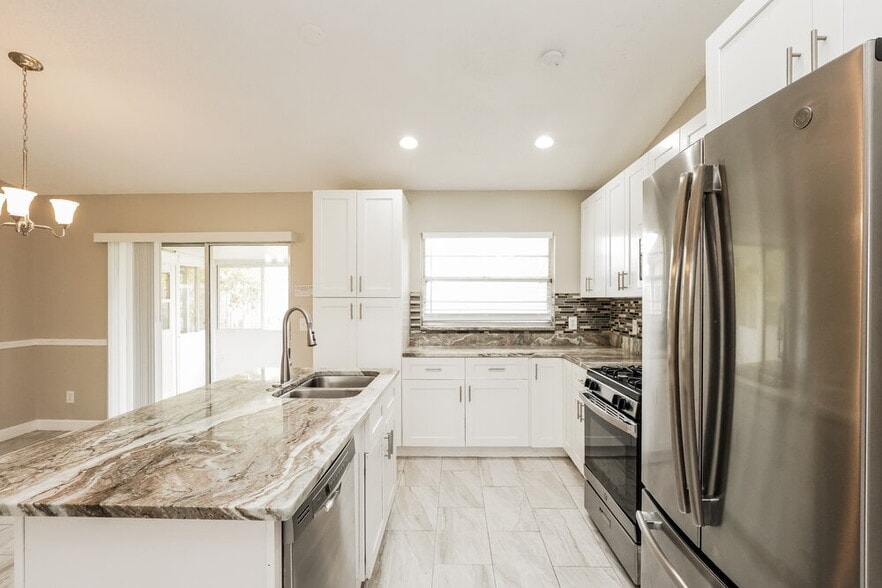 Building Photo - 2767 Muscatello St