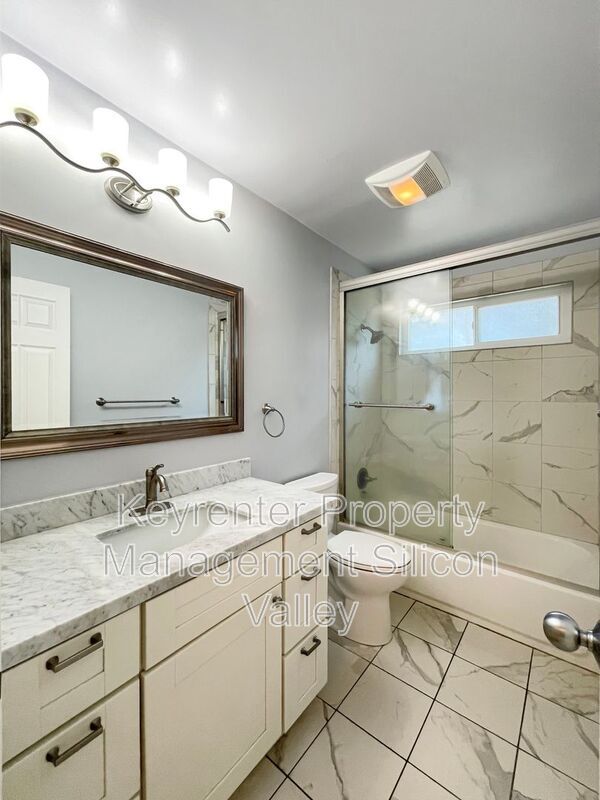 Building Photo - 151 Buckingham Dr