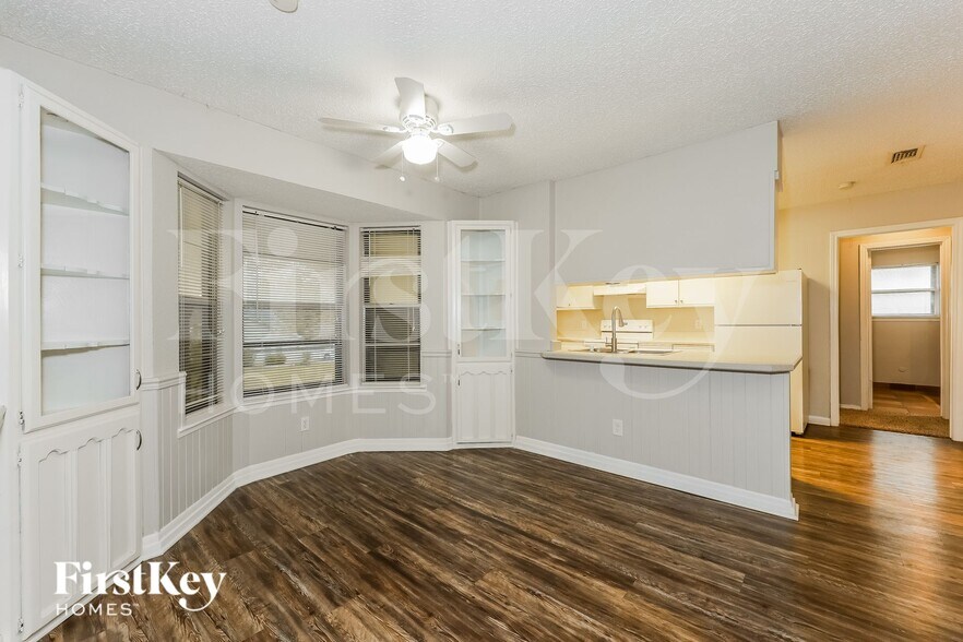 Building Photo - 3417 Willowcrest Dr