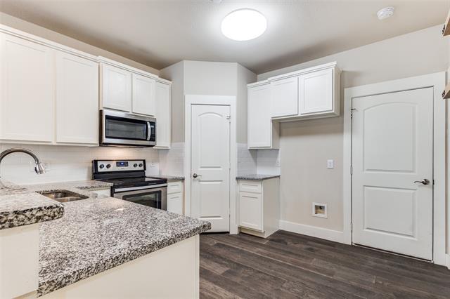 Building Photo - 223 Belleville Dr