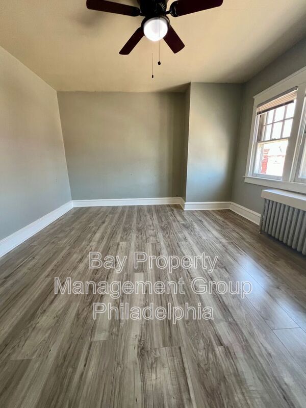 Building Photo - 25 W Parkway Ave