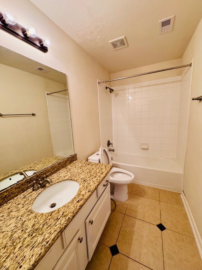 Building Photo - 26123 Ginger Gables Ln