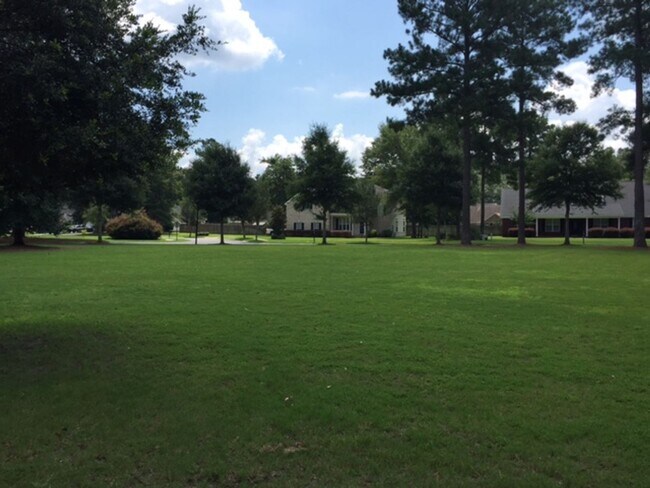 Building Photo - 199 Lancaster Way