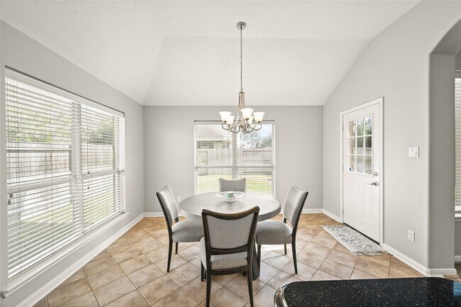 Building Photo - 1330 Leigh Gdns Dr