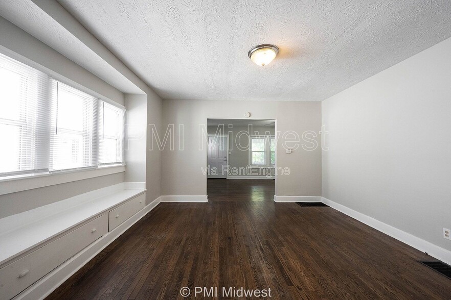 Building Photo - 1529 E Ohio St