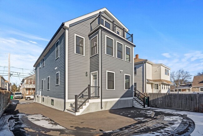 Building Photo - 39 Bonner Ave