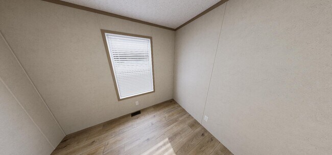 Building Photo - 217 Maple