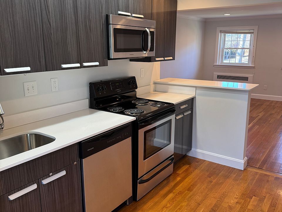 Building Photo - 50 Wyman St