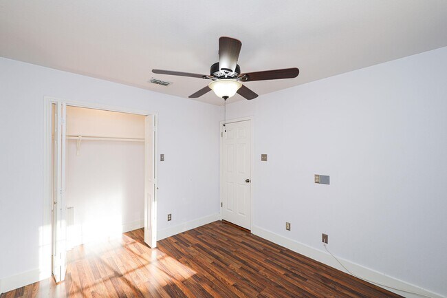 Building Photo - 1222 Longhorn Dr