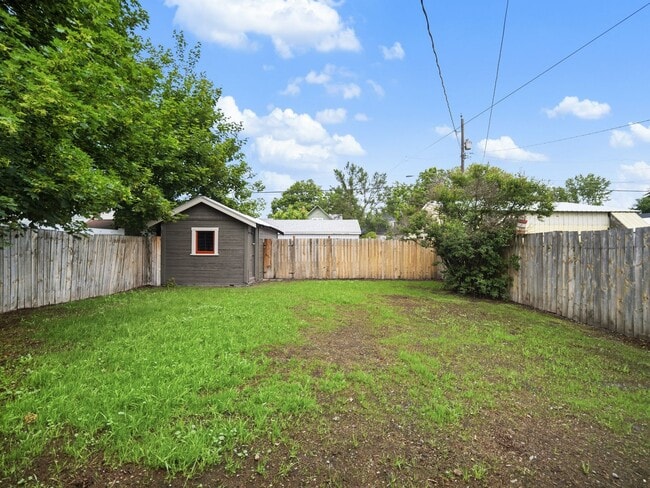 Building Photo - 2612 W Dean Ave