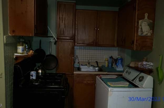 Building Photo - 121 Turner St
